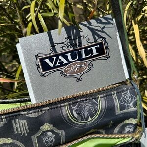 NWT Dooney & Bourke Disney HAUNTED MANSION Portraits Crossbody - 2015 Retired